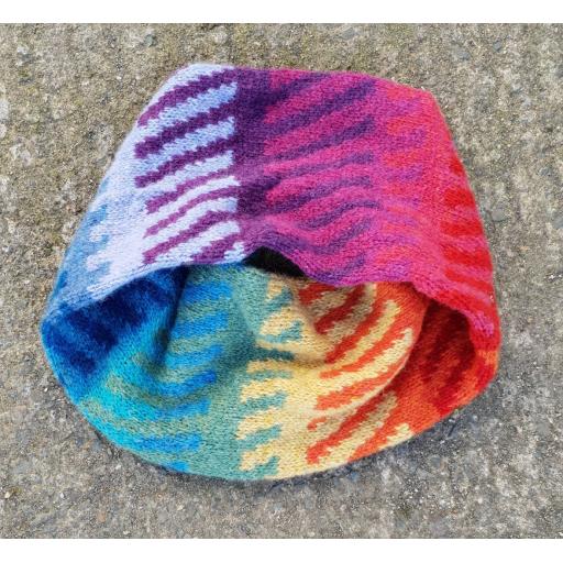 Jointed Rainbow Cowl Pattern